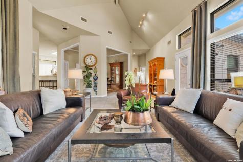 105 Village Path Castroville TX 78009