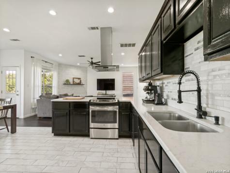 2402 Encino Cedros San Antonio TX 78259