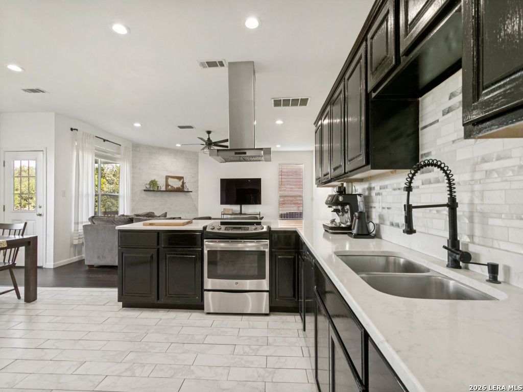 2402 Encino Cedros San Antonio TX 78259