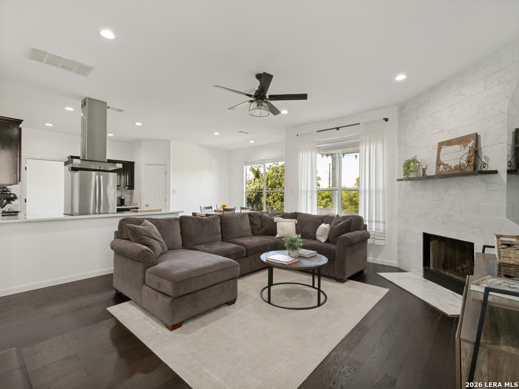 2402 Encino Cedros San Antonio TX 78259
