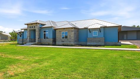 731 County Road 356 Adkins TX 78101