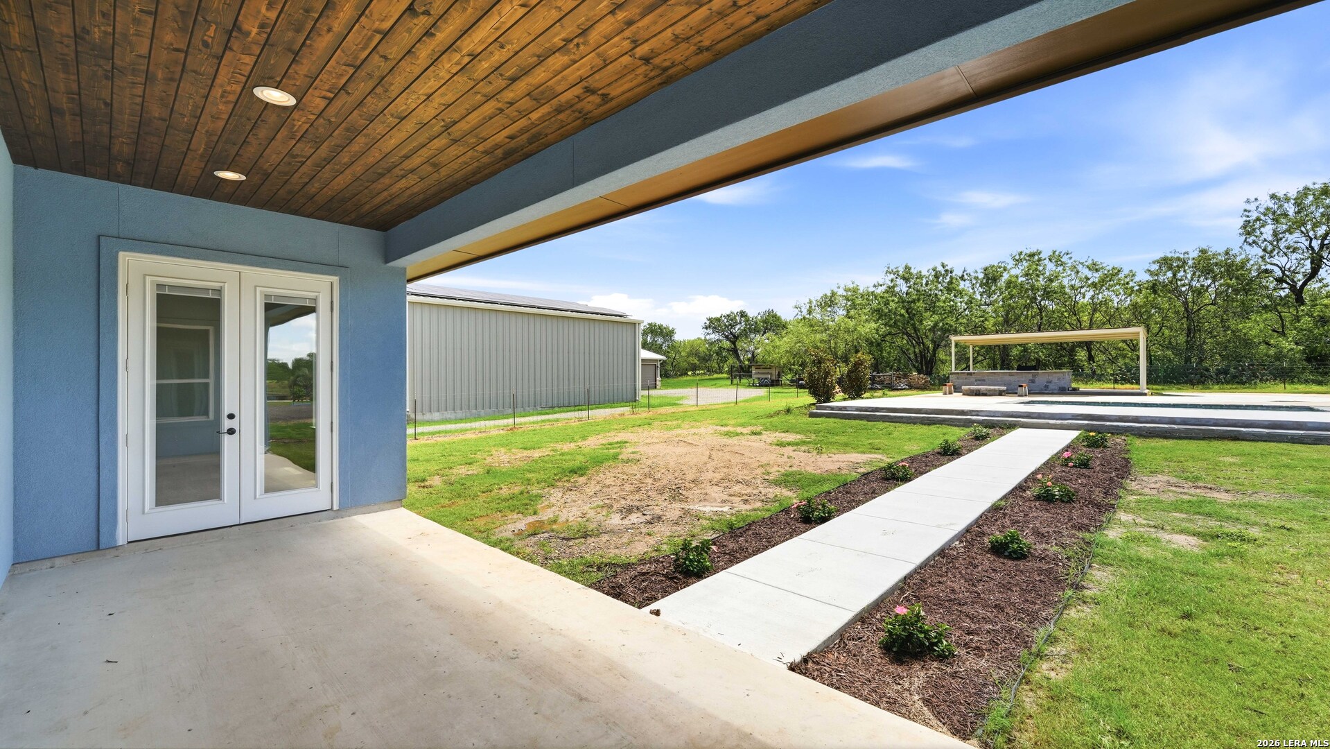 731 County Road 356 Adkins TX 78101