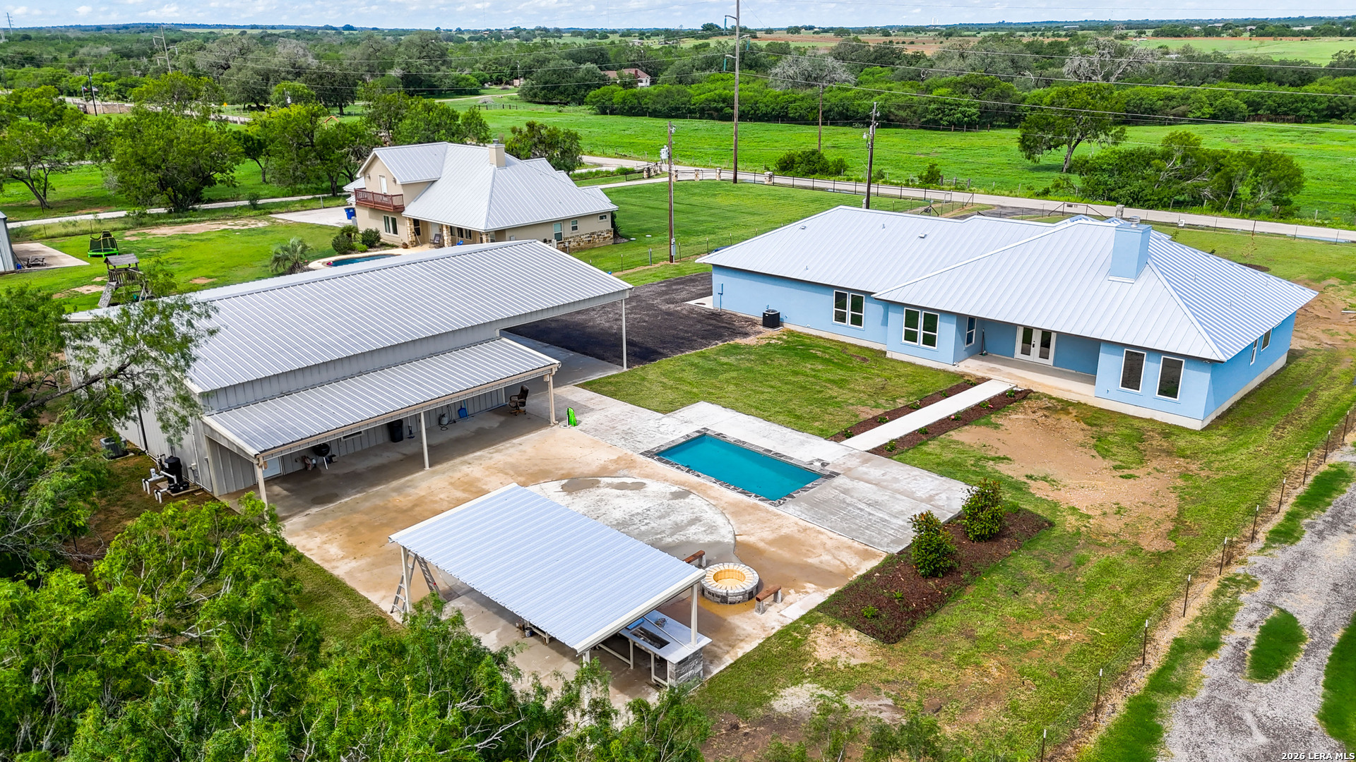731 County Road 356 Adkins TX 78101