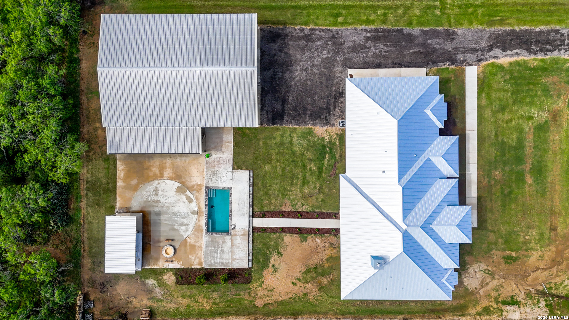 731 County Road 356 Adkins TX 78101