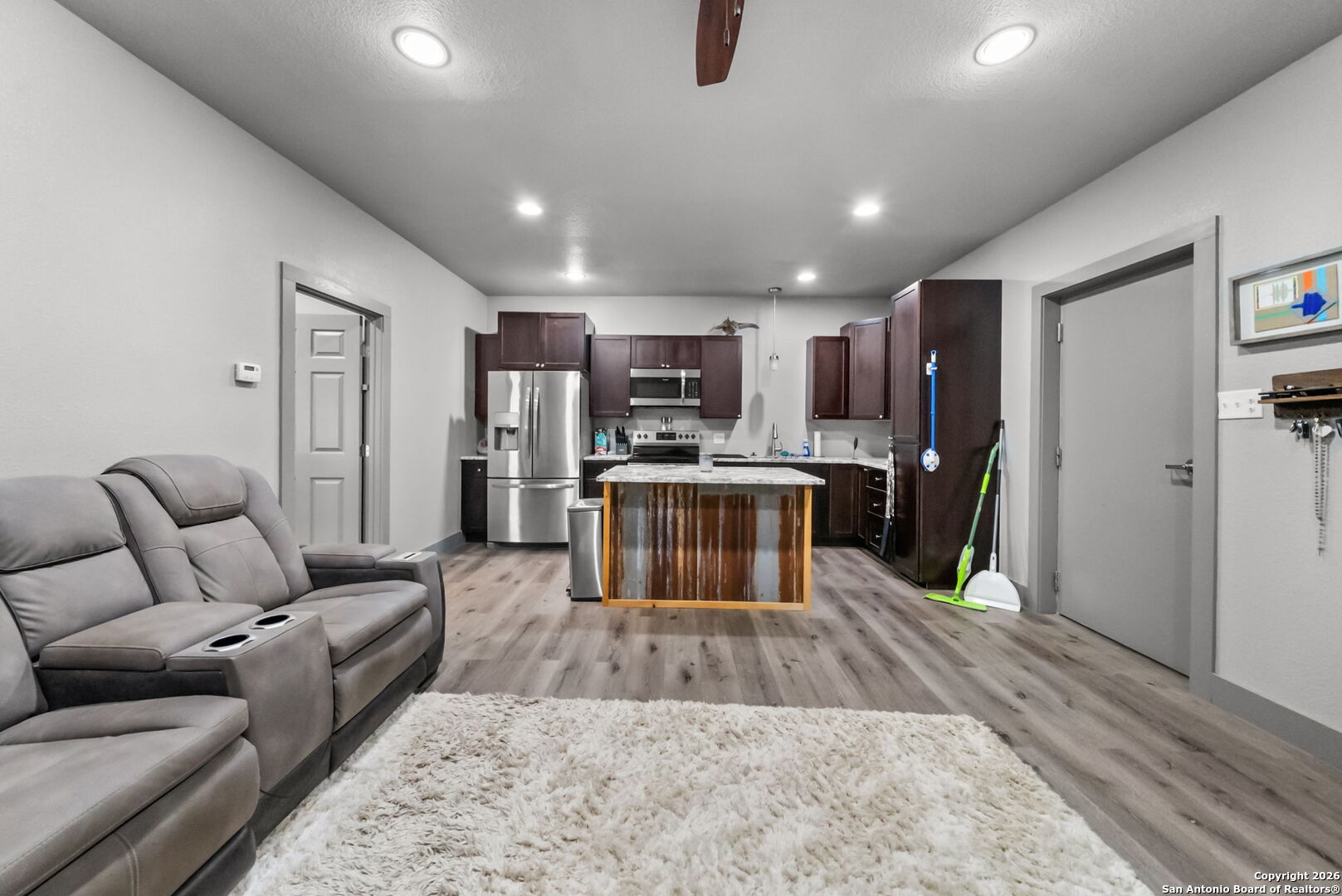 731 County Road 356 Adkins TX 78101