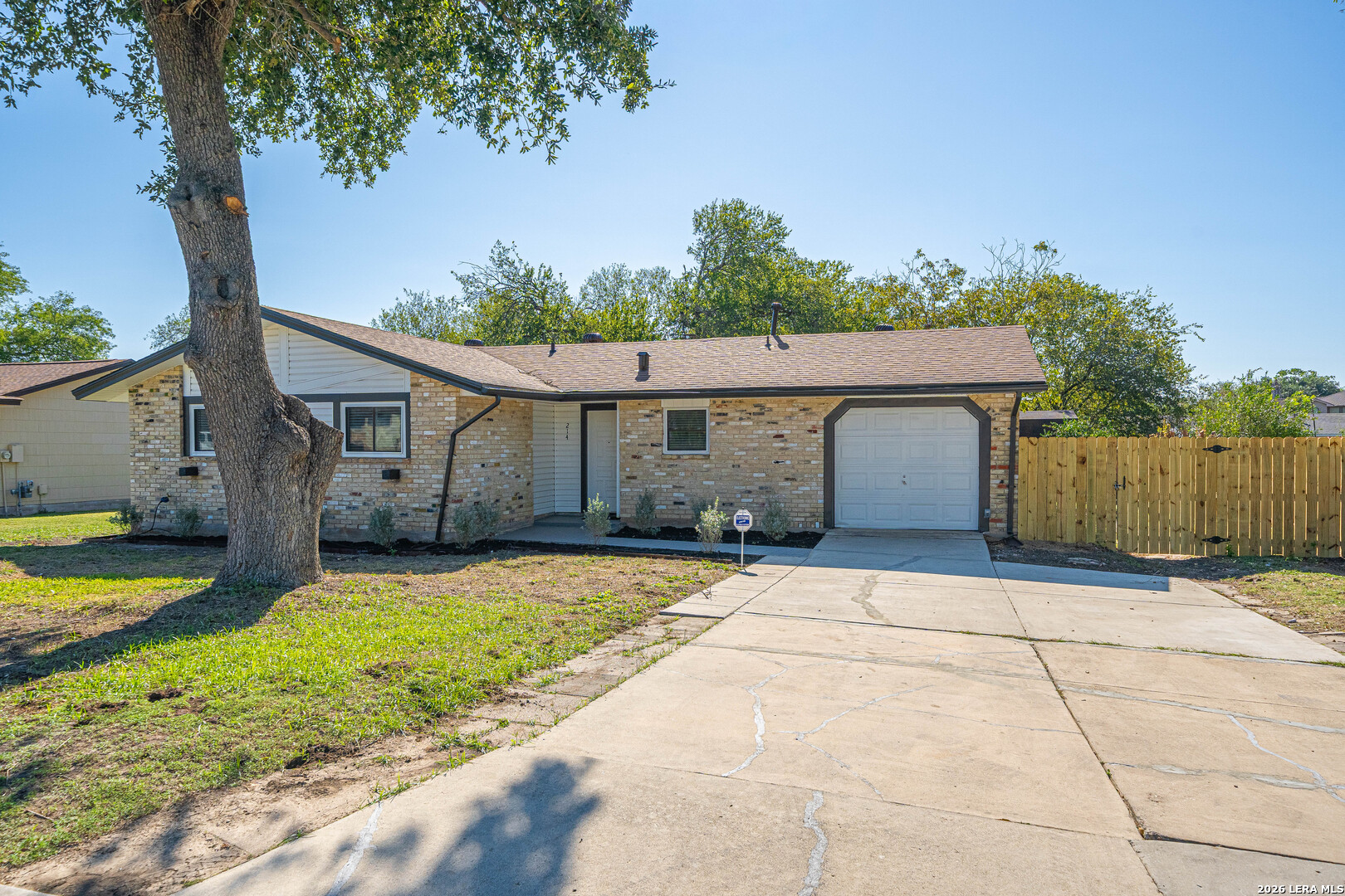 214 Avenue F Converse TX 78109