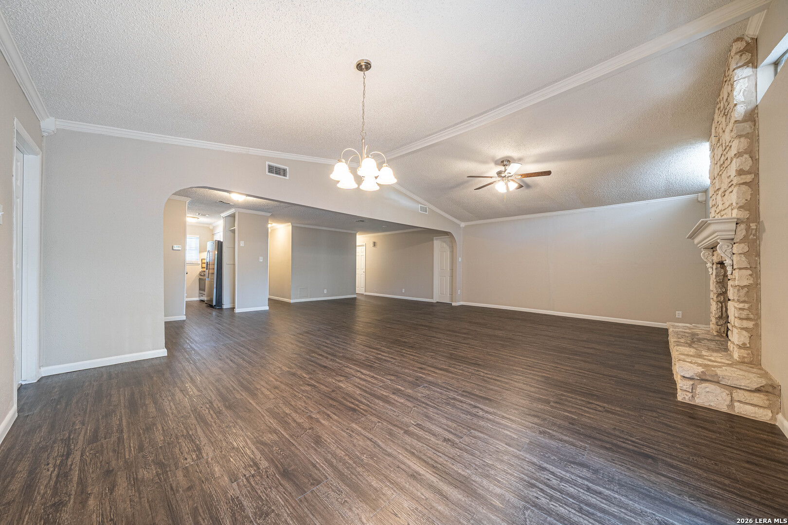 214 Avenue F Converse TX 78109
