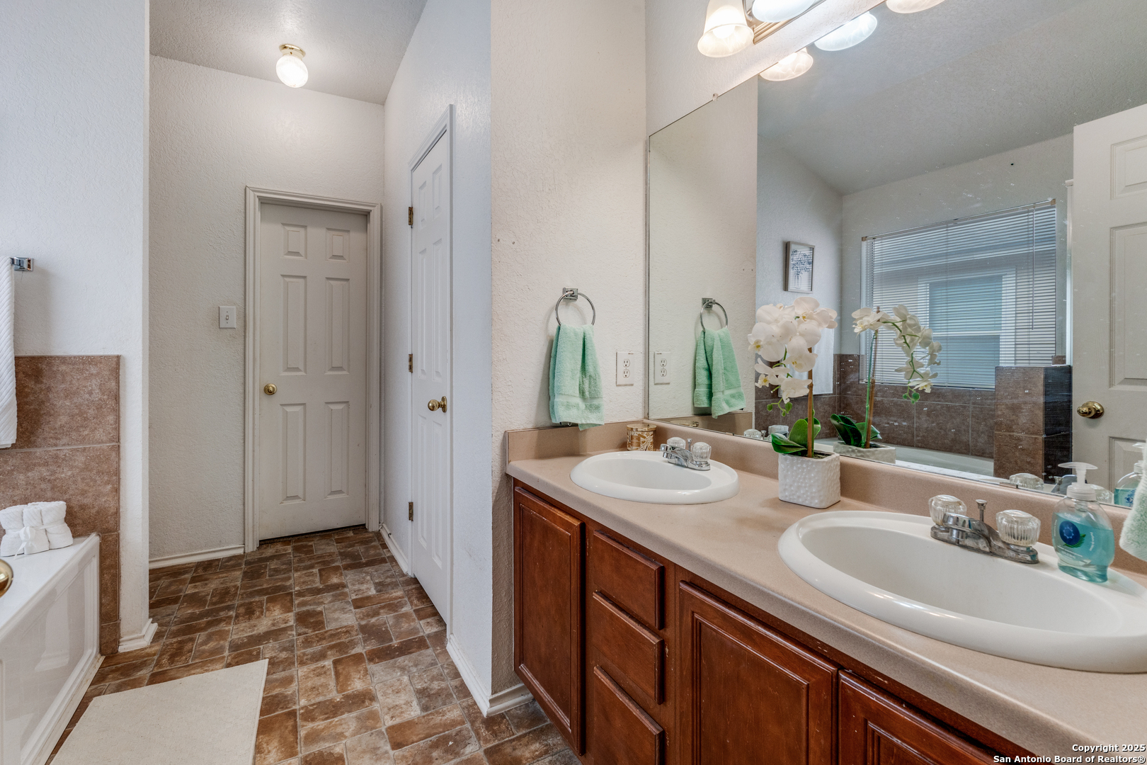 6110 Outlook Ridge San Antonio TX 78233