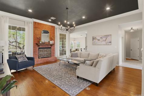 105 Old Campbell Road Seguin TX 78155