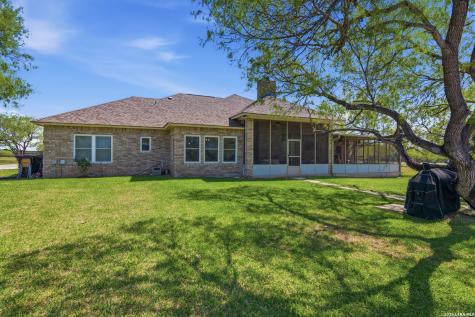 105 Old Campbell Road Seguin TX 78155