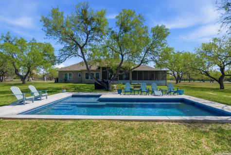 105 Old Campbell Road Seguin TX 78155