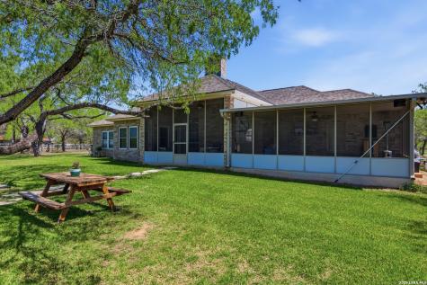 105 Old Campbell Road Seguin TX 78155