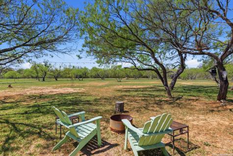 105 Old Campbell Road Seguin TX 78155