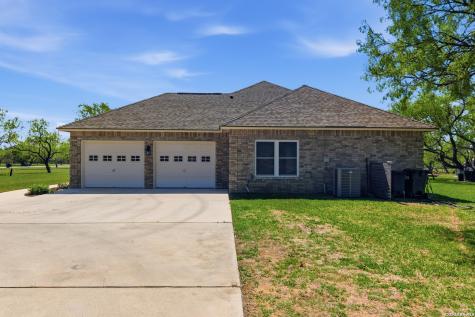 105 Old Campbell Road Seguin TX 78155