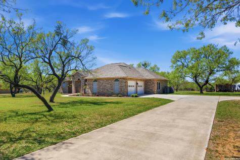 105 Old Campbell Road Seguin TX 78155
