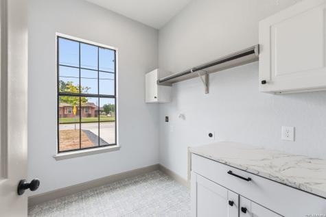 8220 Alton Boulevard Selma TX 78154