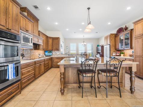 1000 S Landmark Kerrville TX 78028