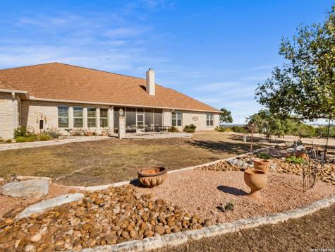 1000 S Landmark Kerrville TX 78028