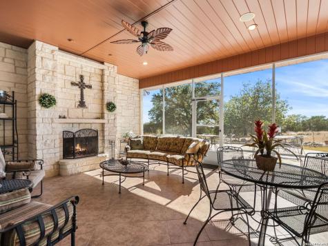 1000 S Landmark Kerrville TX 78028
