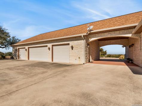 1000 S Landmark Kerrville TX 78028