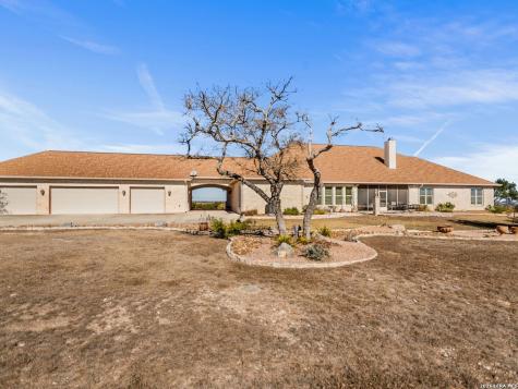 1000 S Landmark Kerrville TX 78028
