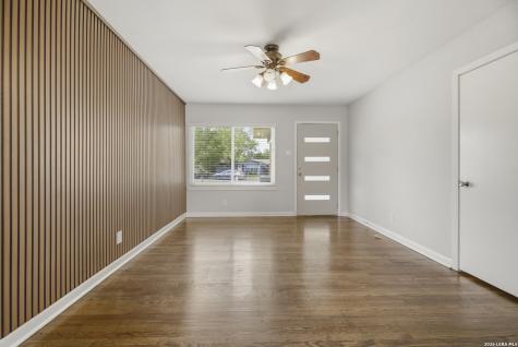 323 Basswood Drive San Antonio TX 78213