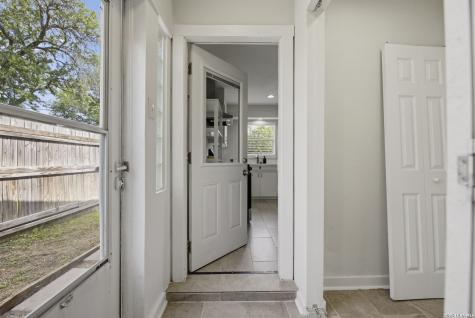 323 Basswood Drive San Antonio TX 78213