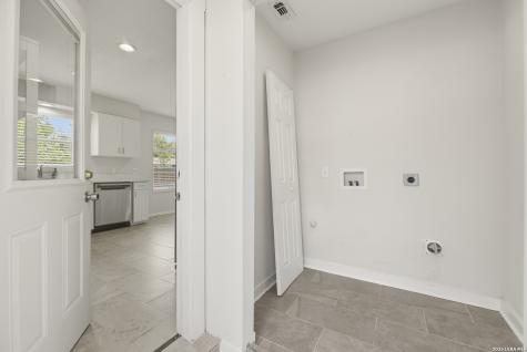 323 Basswood Drive San Antonio TX 78213