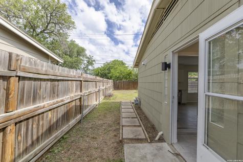 323 Basswood Drive San Antonio TX 78213