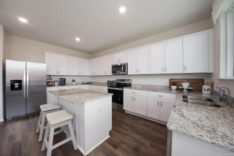 1202 Los Mochis Avenue Converse TX 78109