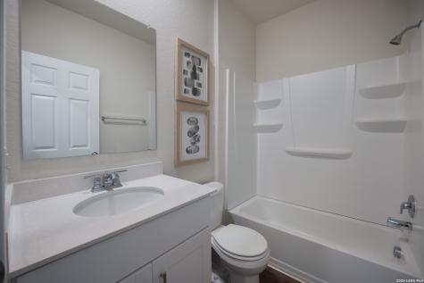 1202 Los Mochis Avenue Converse TX 78109