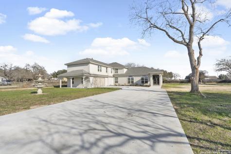 18370 Interstate 37 S Elmendorf TX 78112