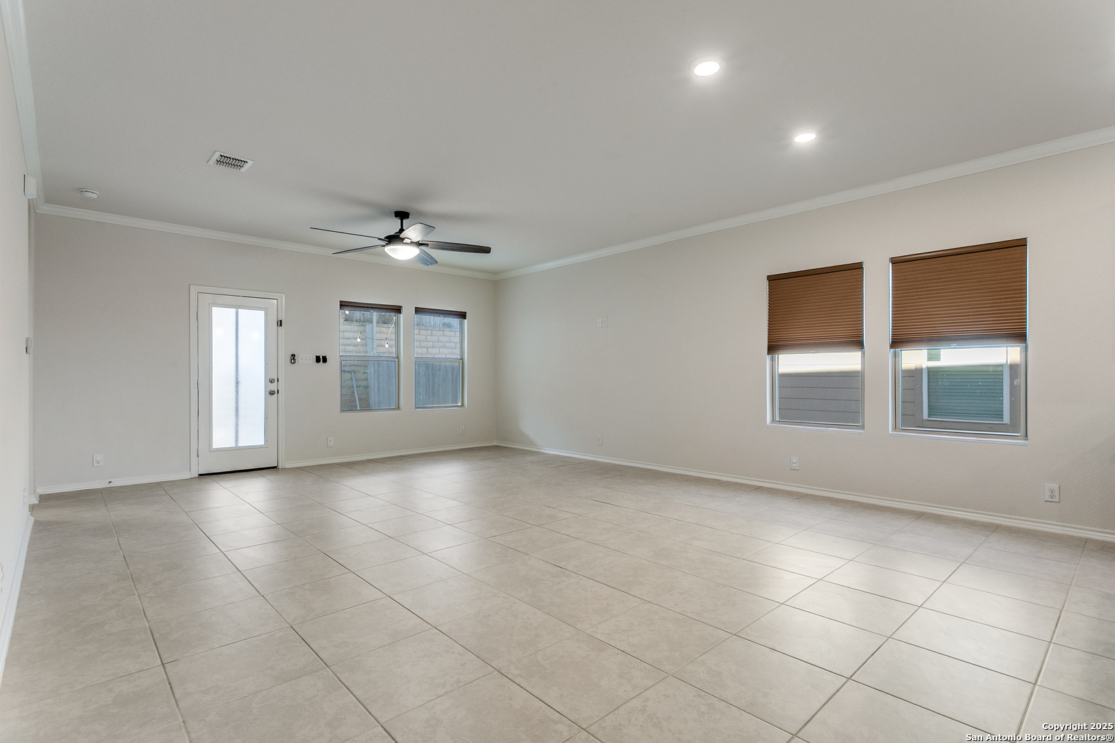 12445 Vista Rim San Antonio TX 78233