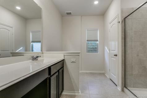 12445 Vista Rim San Antonio TX 78233