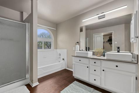 11911 Ghostbridge Helotes TX 78023