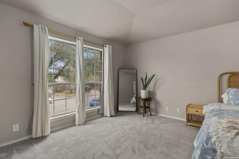 11911 Ghostbridge Helotes TX 78023