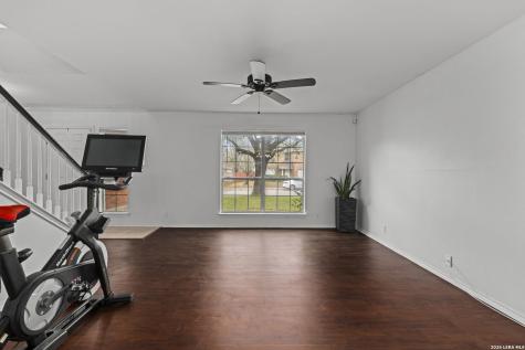 11911 Ghostbridge Helotes TX 78023