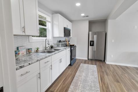 1404 N Comitas Street Beeville TX 78102