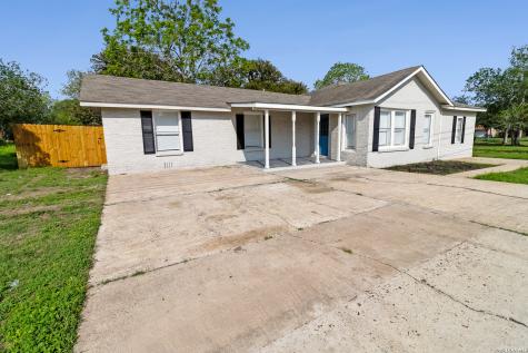 1404 N Comitas Street Beeville TX 78102