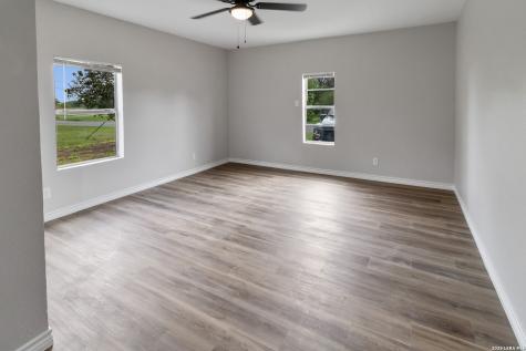 1404 N Comitas Street Beeville TX 78102