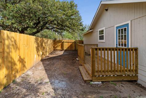 1404 N Comitas Street Beeville TX 78102
