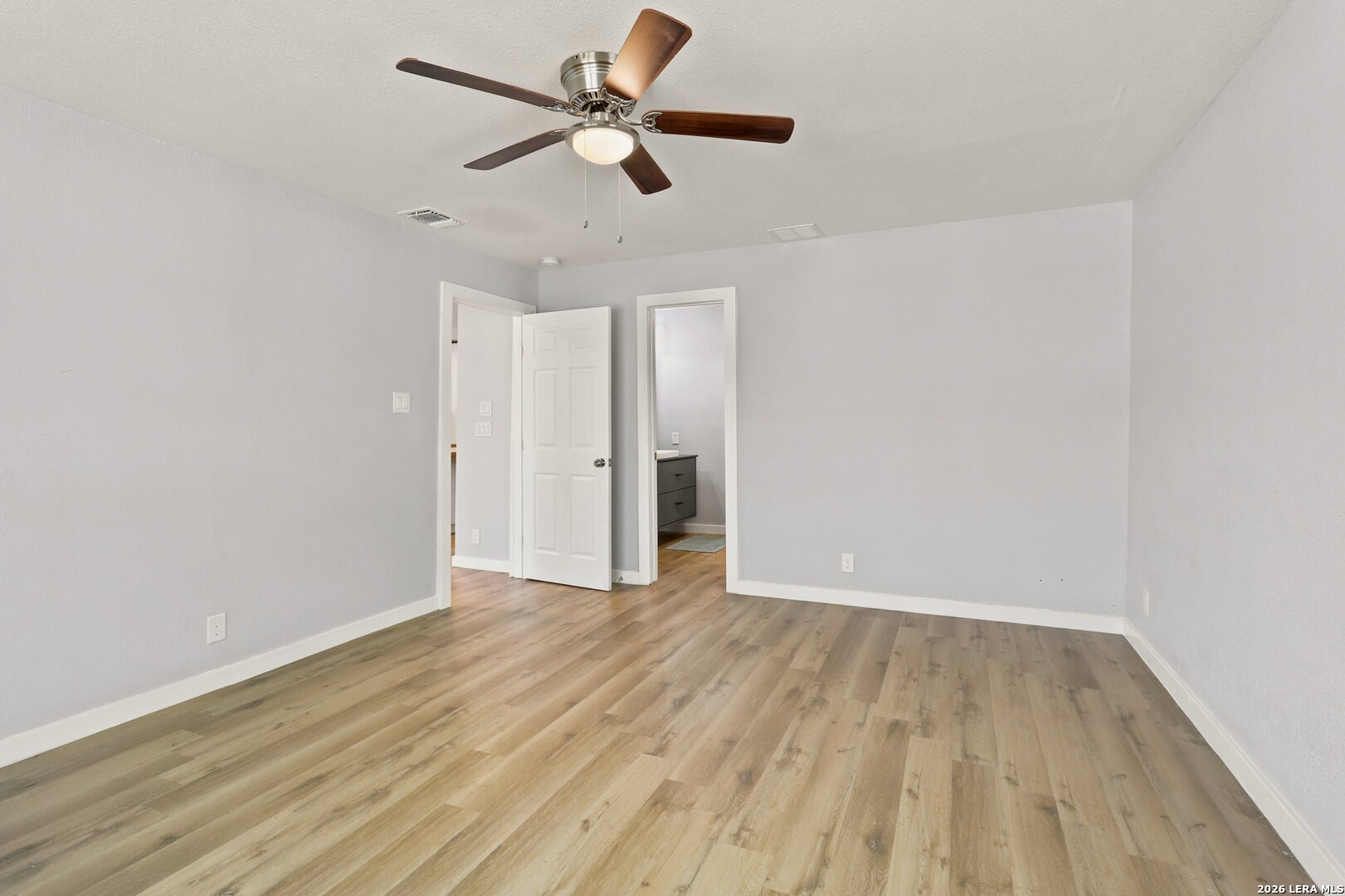 1126 W Lullwood Avenue San Antonio TX 78201