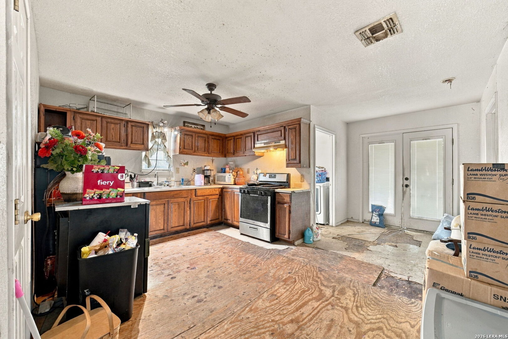 483 W Harding Boulevard San Antonio TX 78221