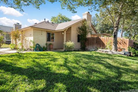 8423 Clear Meadows Converse TX 78109