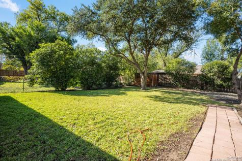 8423 Clear Meadows Converse TX 78109