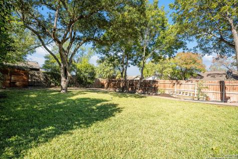 8423 Clear Meadows Converse TX 78109