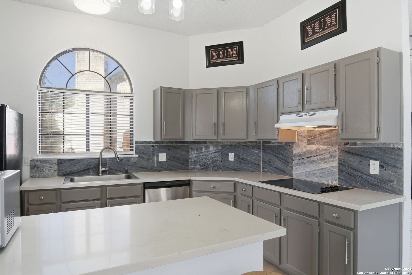 6304 Village Arbor San Antonio TX 78250