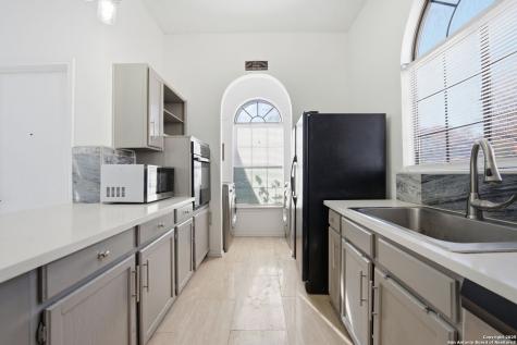6304 Village Arbor San Antonio TX 78250