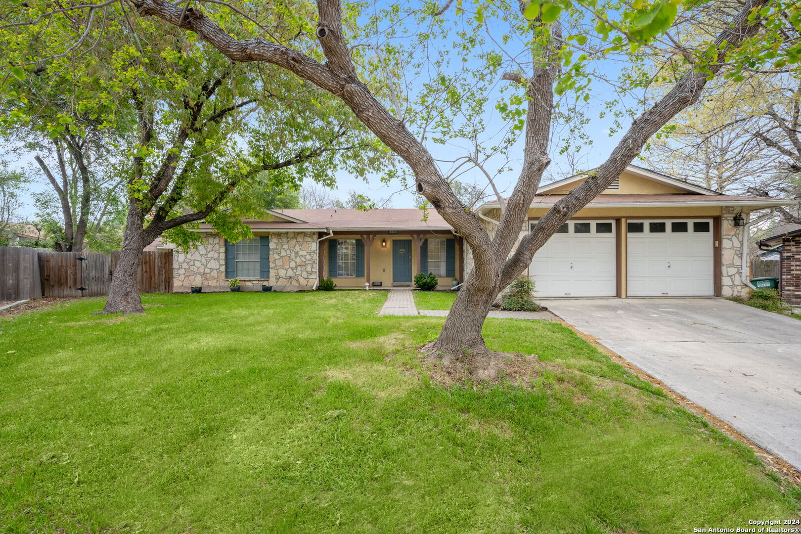 4611 Stoney View Street San Antonio TX 78217