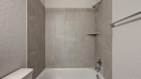 354 Lacey Oak Castroville TX 78009